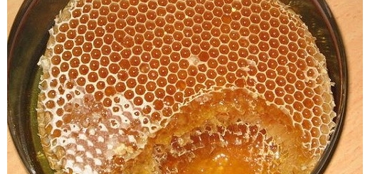 تعبیر خواب خوردن عسل با موم