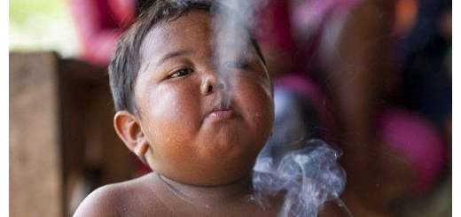 پسر بچه ی 4ساله ی سیگاری + آلبوم تصاویر