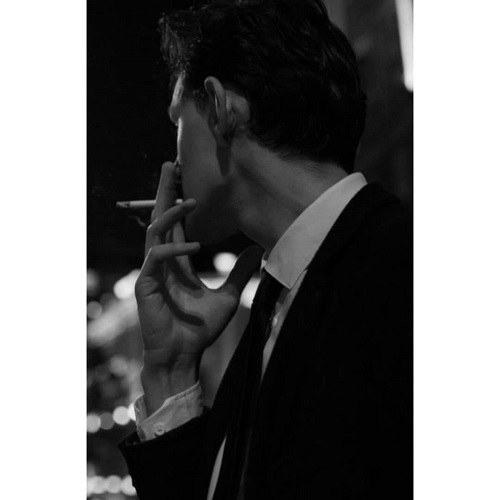 پروفایل مردانه با سیگار