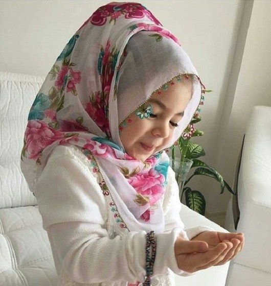 عکس دختر بچه ی با حجاب