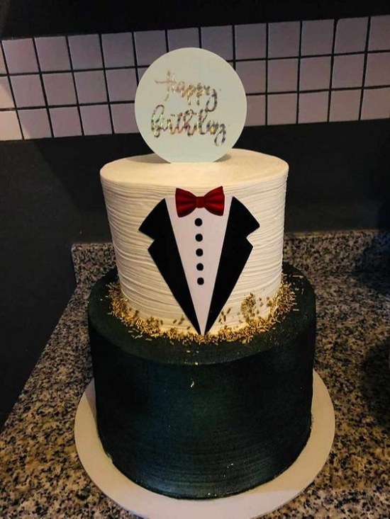 کیک تولد مردانه مشکی طلایی