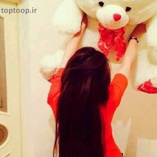 دختر خوشجل با خرس قرمزش
