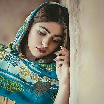 girl profile picture girl profile picture