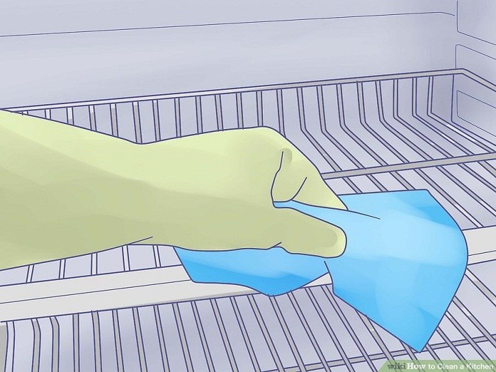 پاک کردن لکه ها با دستمال مرطوب