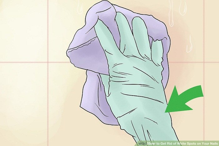 استفاده از دستکش هنگام تمیز کردن