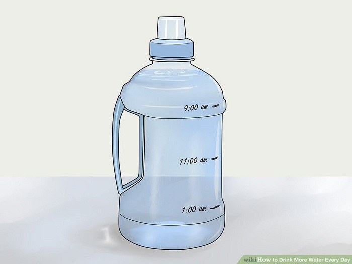 کشیدن خطوط روی بطری آب