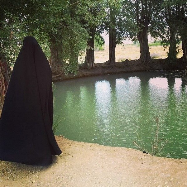 عکس دختر چادری در مشهد