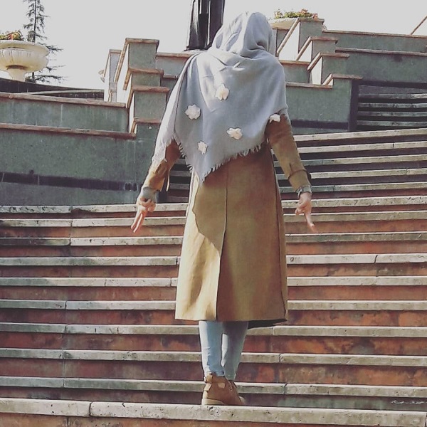 عکس از پشت سر دختر ایرانی
